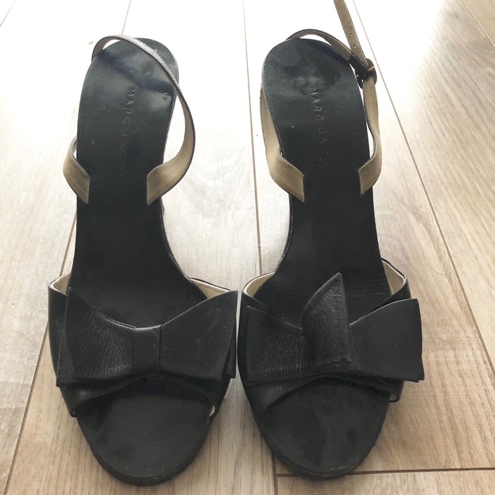 Marc Jacobs Leather Bow black sandals - Size 7.5
